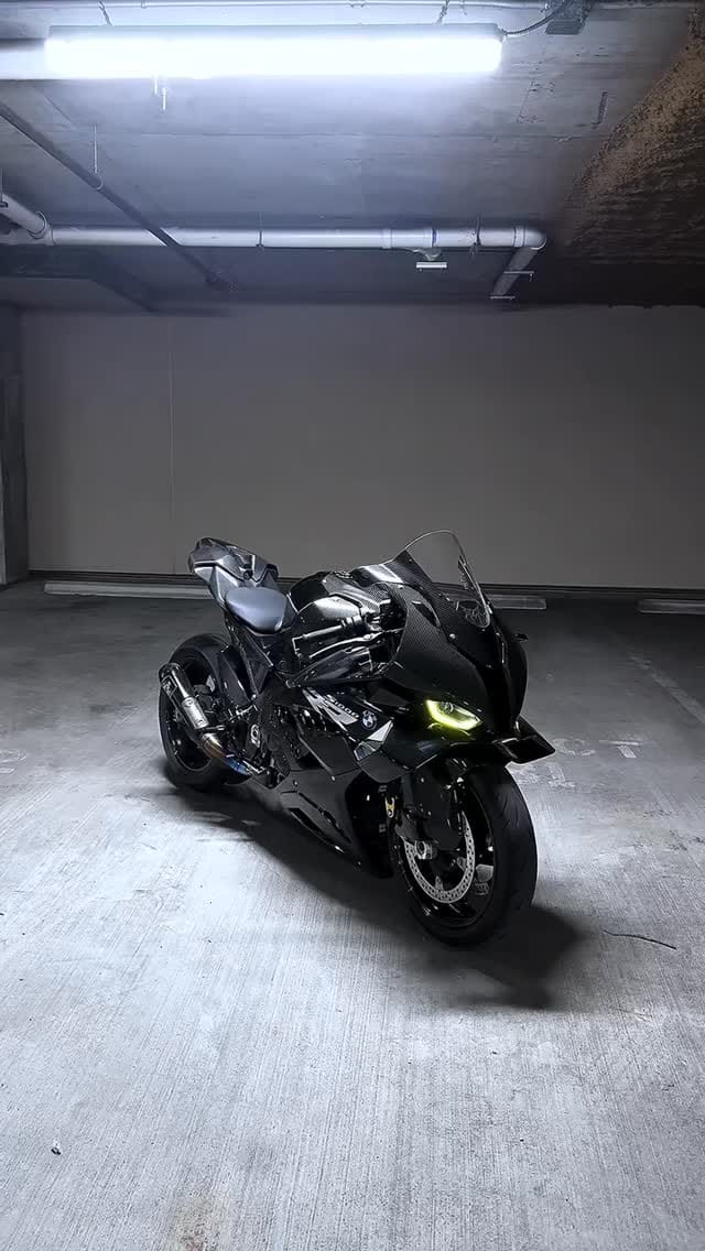 Post 1 by S1000RR CLUB on Instagram (video)