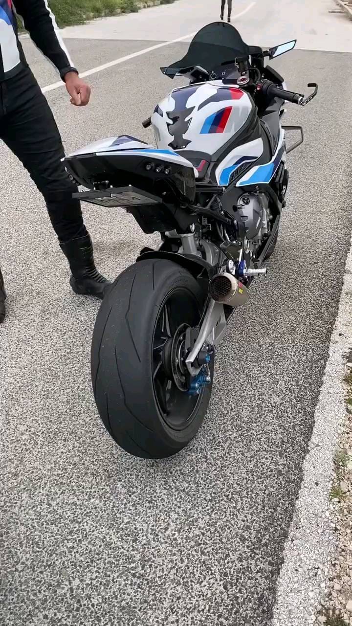 Post 9 by S1000RR CLUB on Instagram (video)