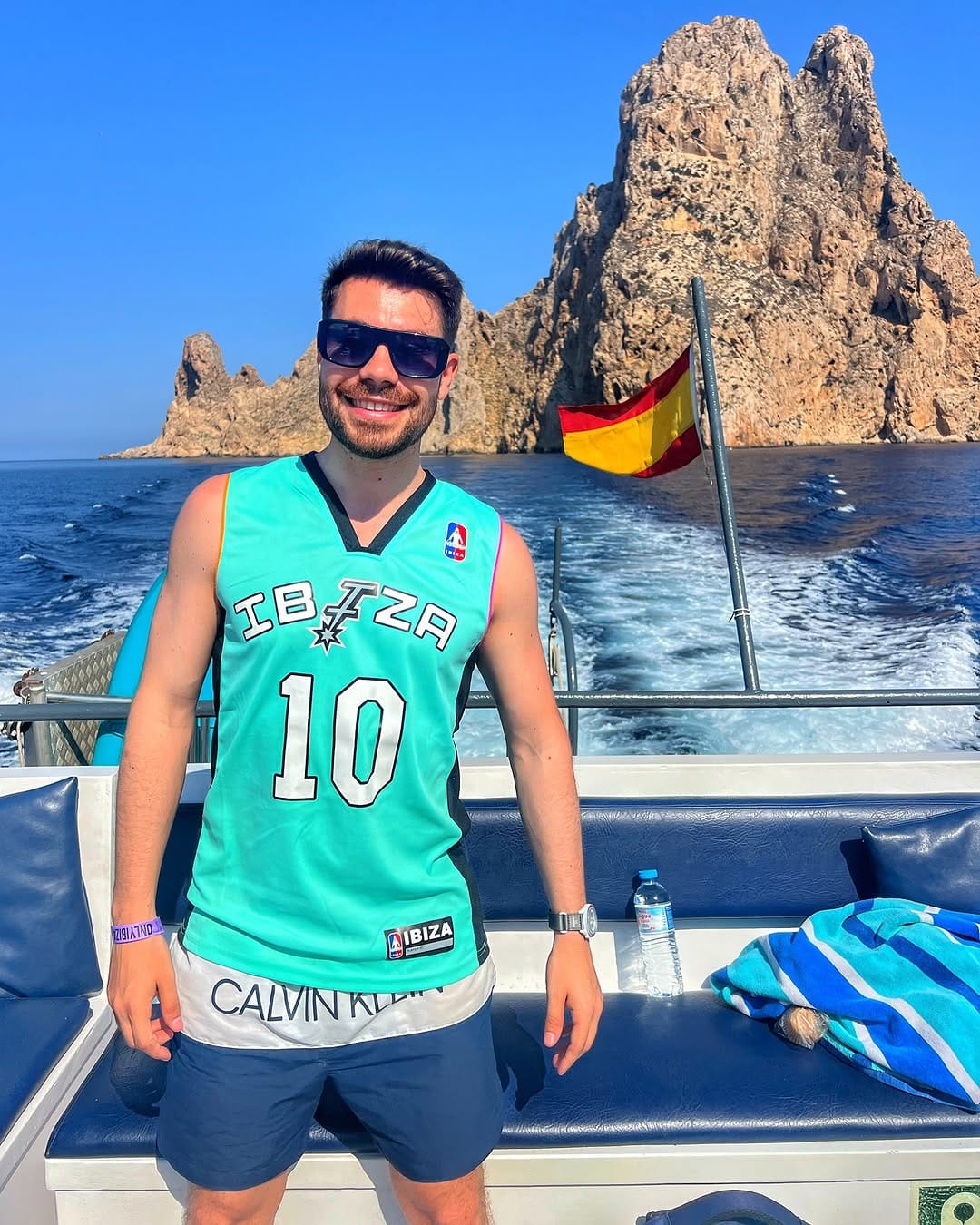Post 5 by Javier Camacho🤟🏽 on Instagram (carousel)