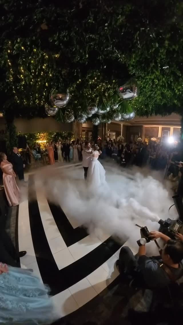 Post 1 by Karina Kanki | Planner | Organizadora | wedding on Instagram (video)