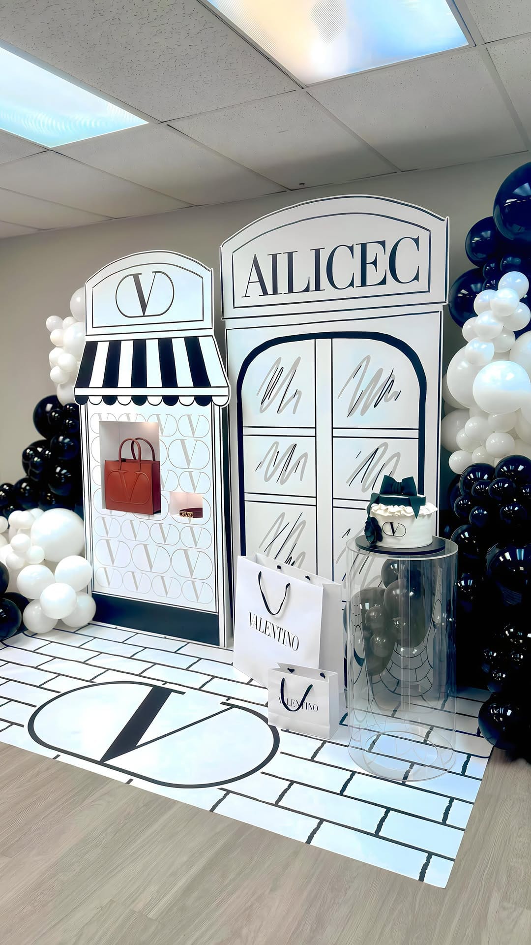Post 8 by Party Decorations / Balloons Decorations on Instagram (video)
