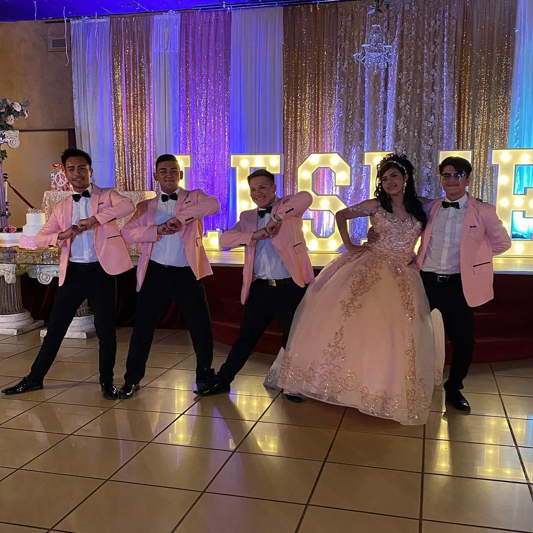 Post 8 by ⠀⠀⠀⠀⠀⠀⠀⠀⠀  HOUSTON DANCESTARS💫 on Instagram (carousel)