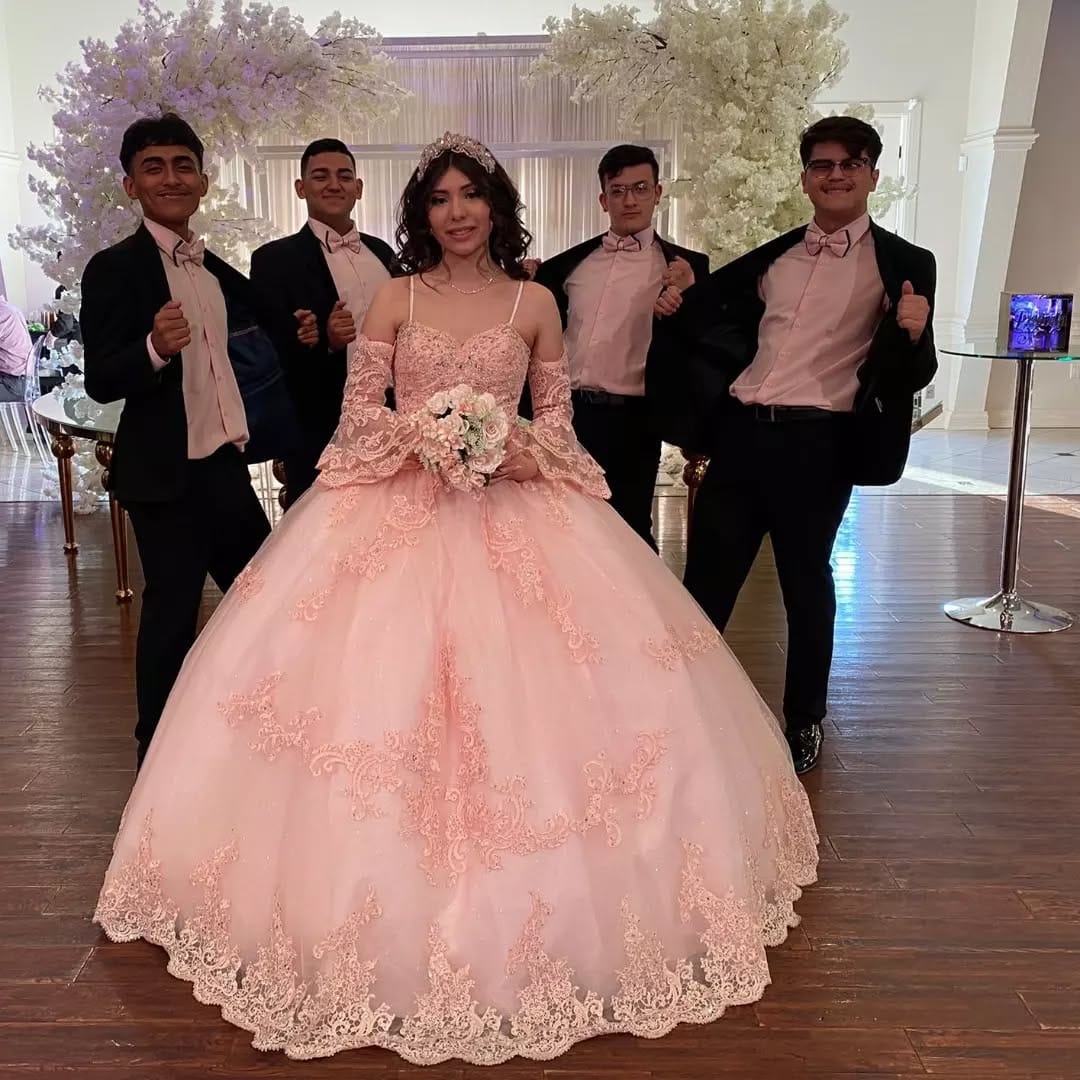 Post 10 by ⠀⠀⠀⠀⠀⠀⠀⠀⠀  HOUSTON DANCESTARS💫 on Instagram (carousel)