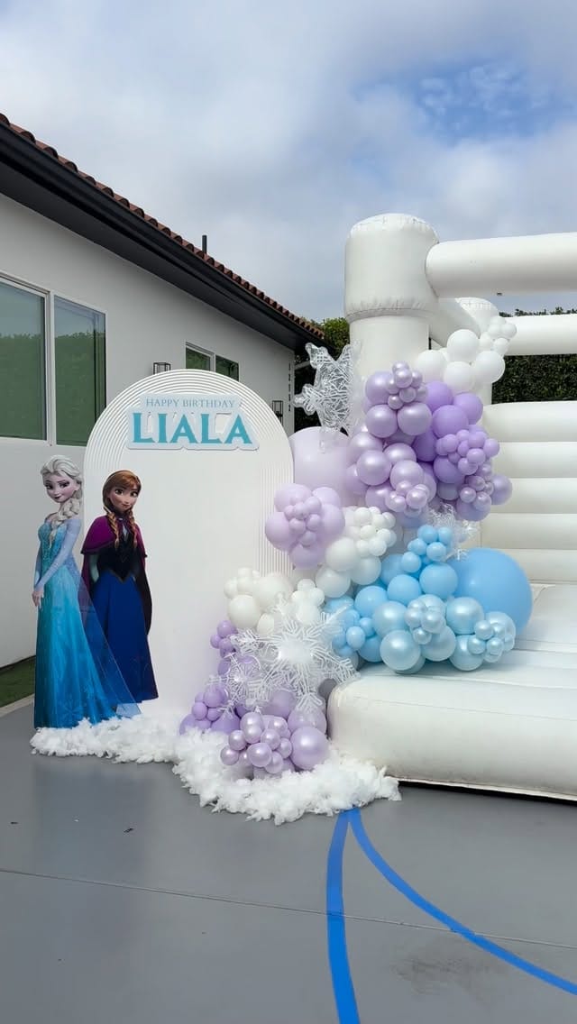 Post 2 by Balloon Artist | Los Angeles on Instagram (video)