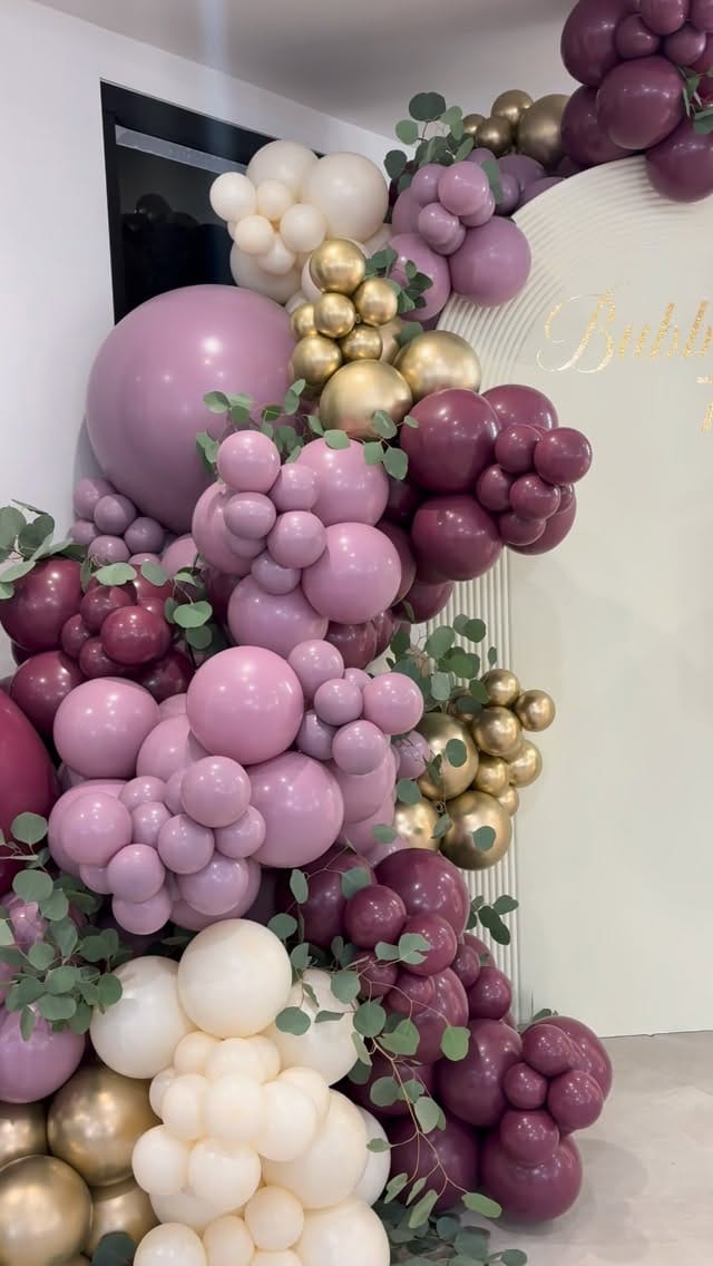 Post 8 by Balloon Artist | Los Angeles on Instagram (video)