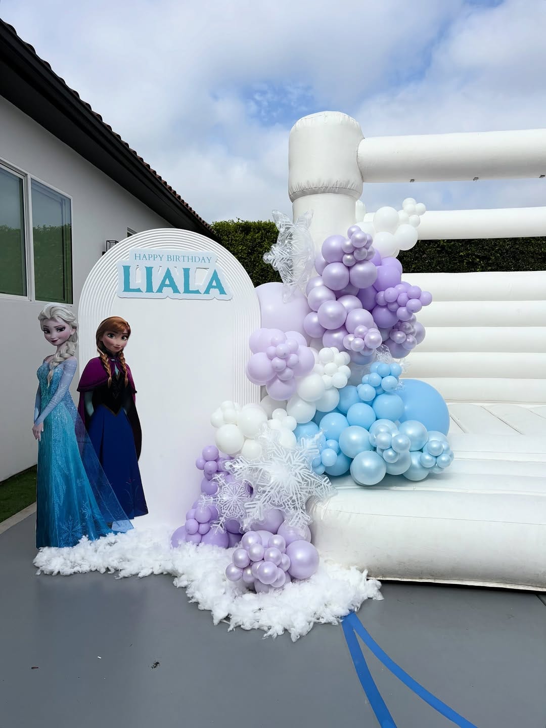 Post 1 by Balloon Artist | Los Angeles on Instagram (image)