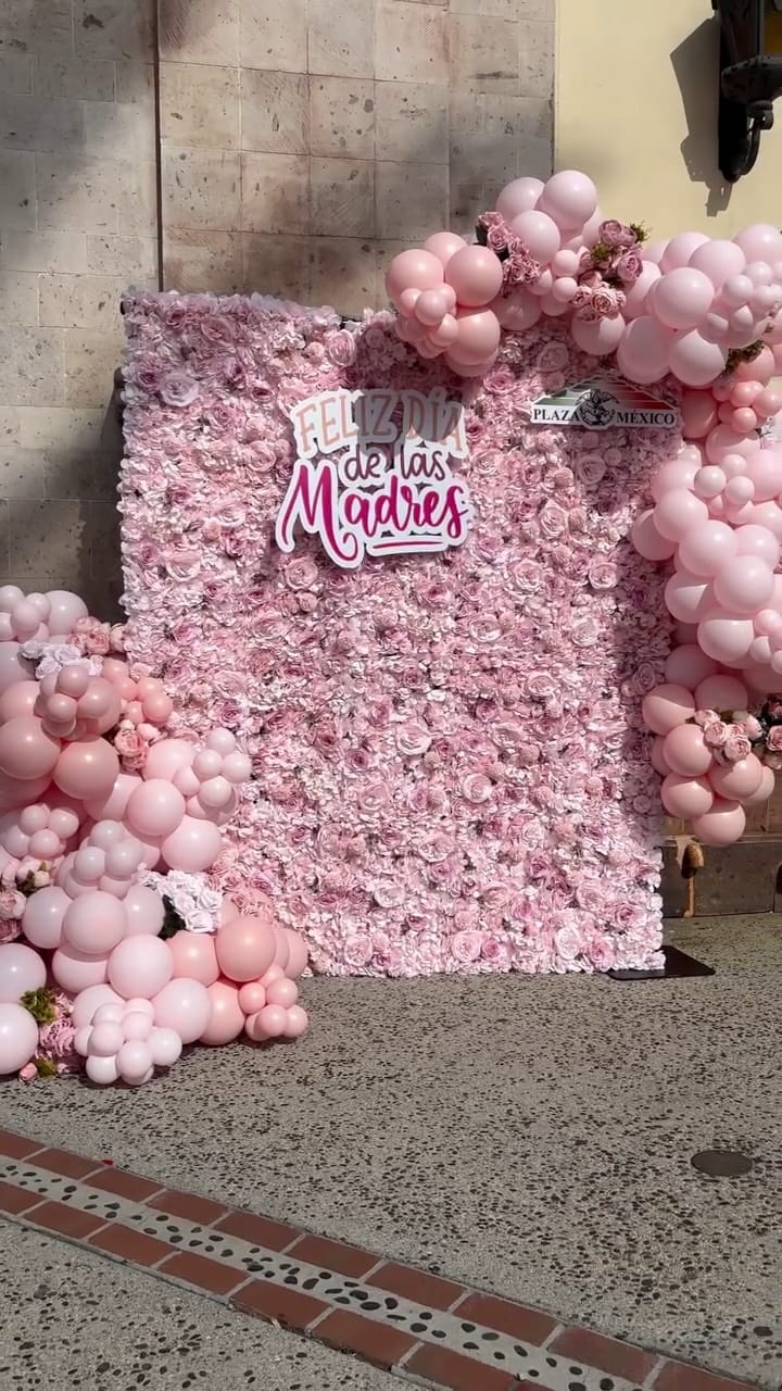 Post 4 by Balloon Artist | Los Angeles on Instagram (video)