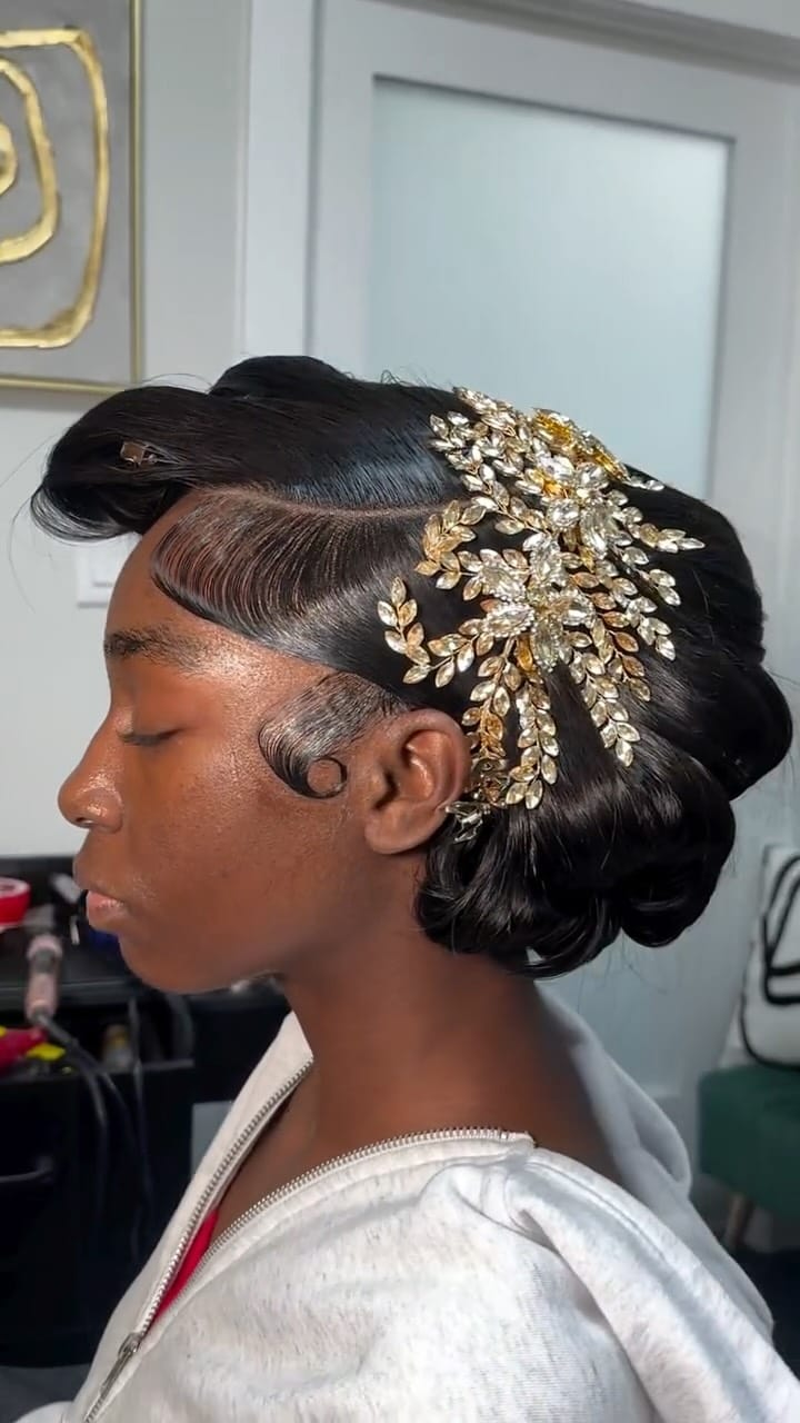 Post 6 by Favor Glam on Instagram (video)