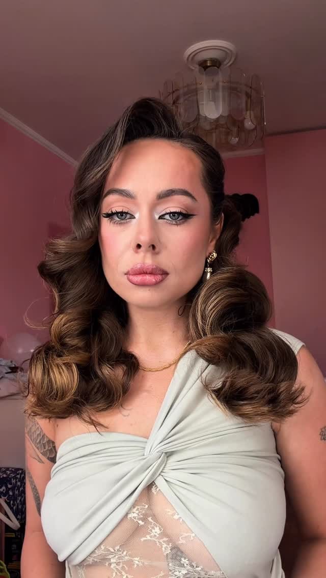 Post 8 by Люси Ильина on Instagram (video)