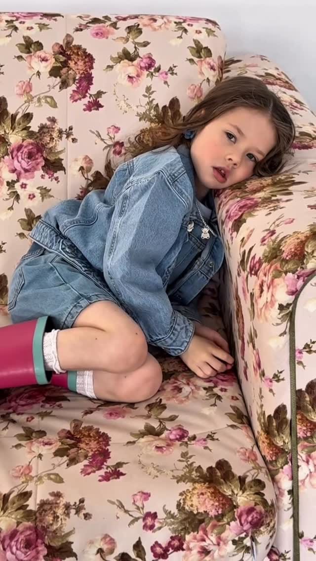 Post 4 by Люси Ильина on Instagram (video)