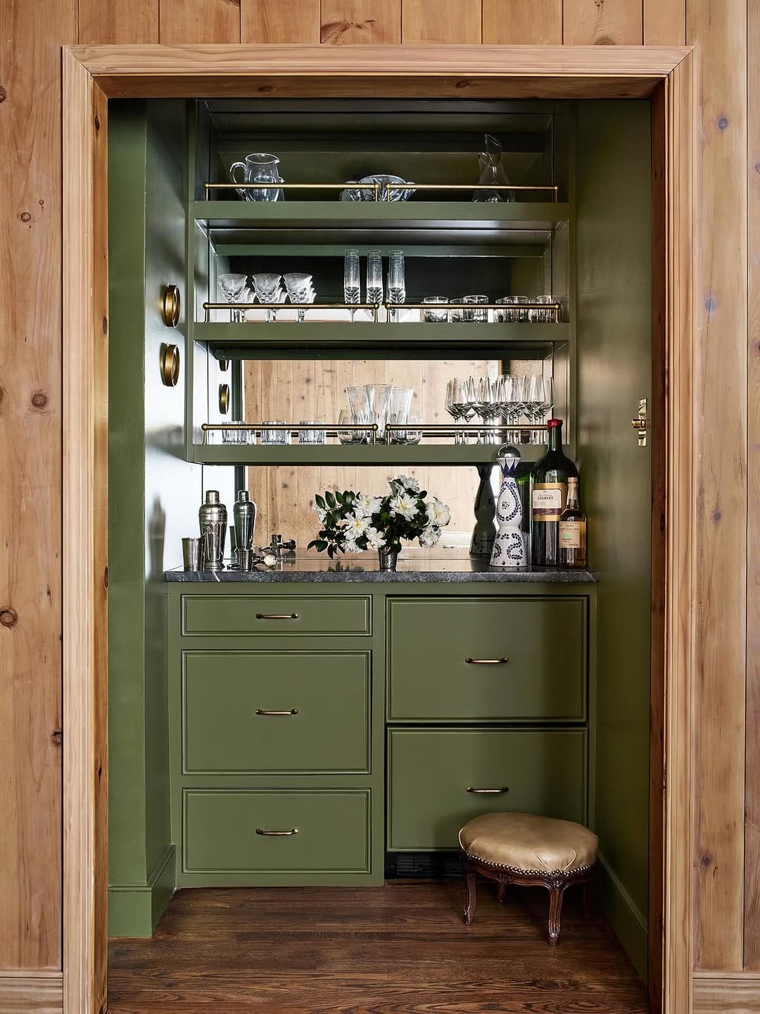 Post 8 by Anne Pulliam Interiors on Instagram (image)