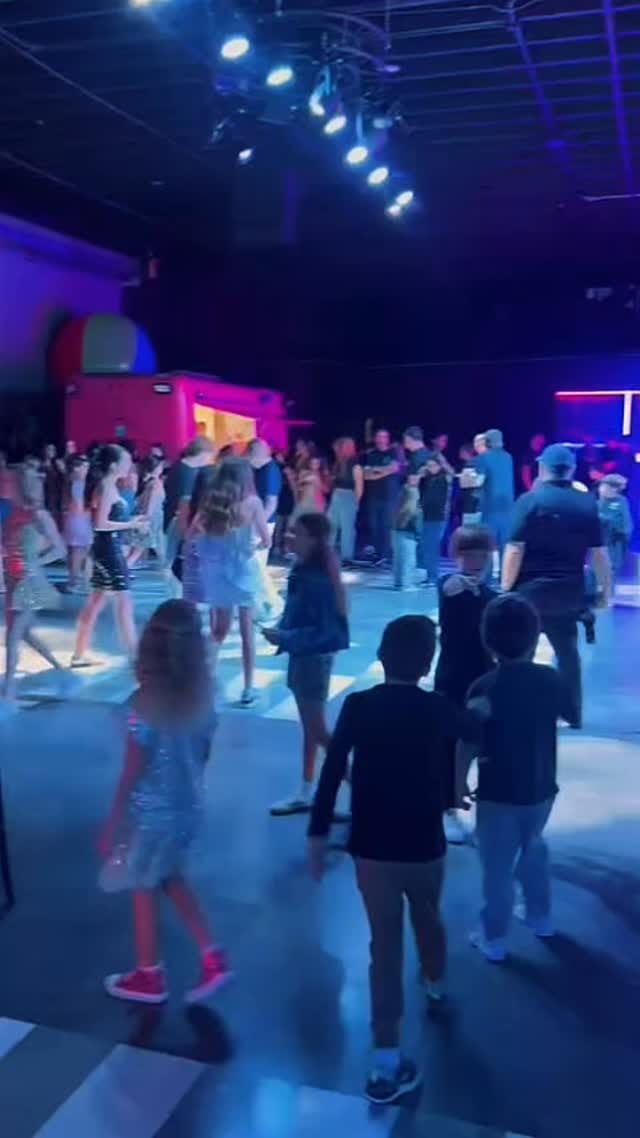 Post 9 by Miami Event Photo Booth Rental on Instagram (video)