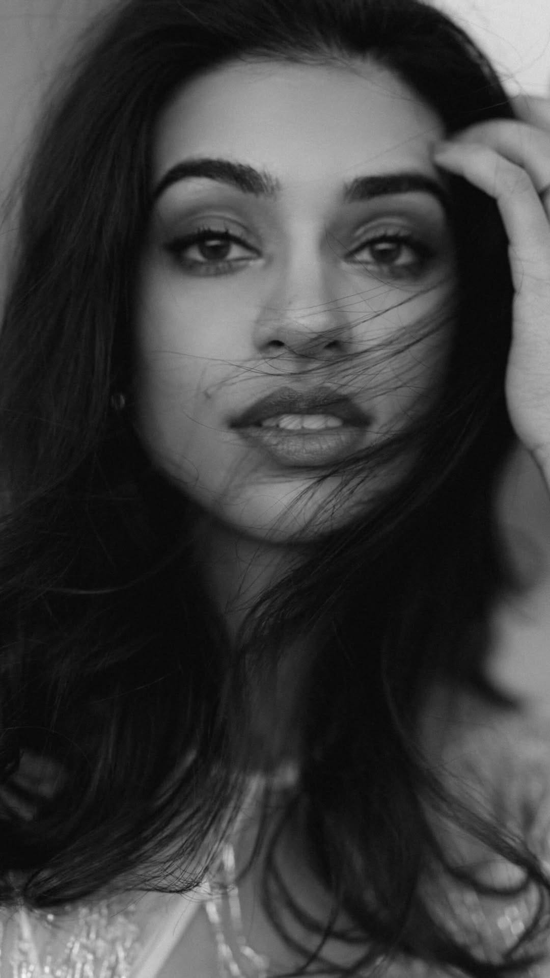 Post 6 by Amrita Jhaveri on Instagram (video)