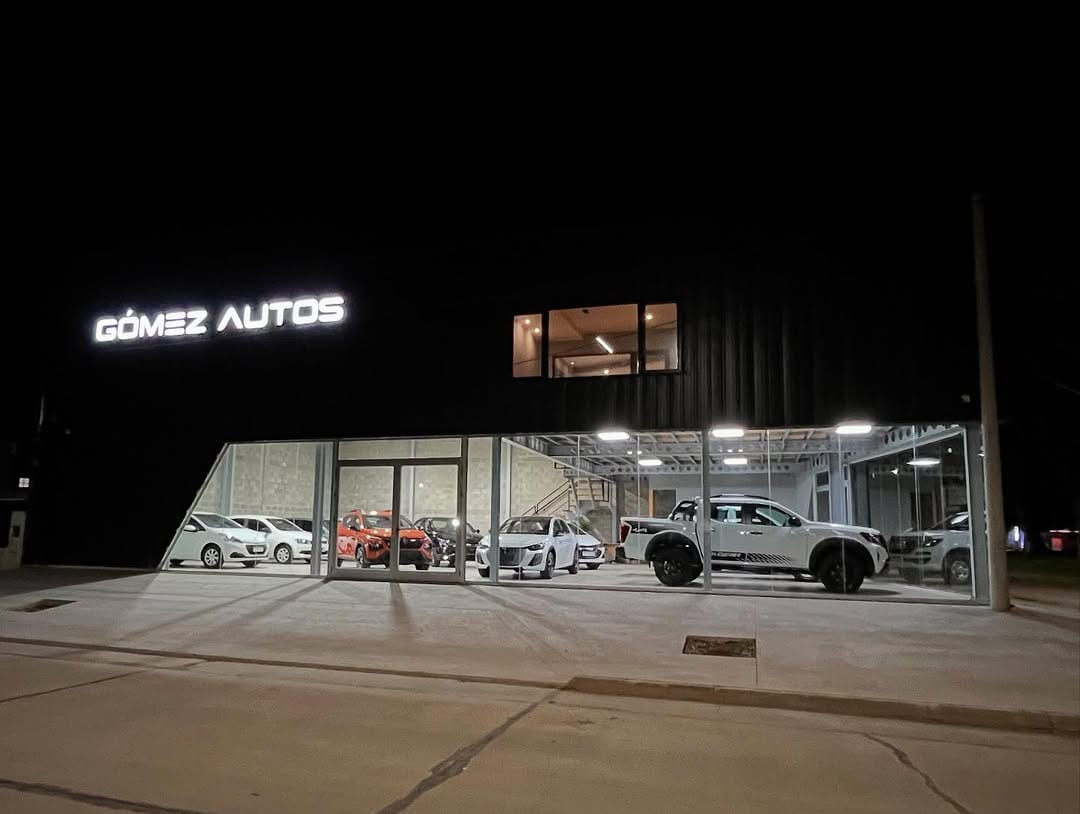 Post 10 by GÓMEZ AUTOS on Instagram (carousel)