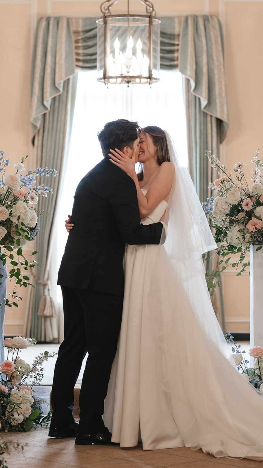 Post 6 by Seattle Wedding Planner and Designer | Fine Art and Timeless on Instagram (video)