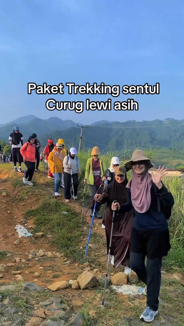 Post 6 by TREKKING & HIKING SENTUL on Instagram (video)