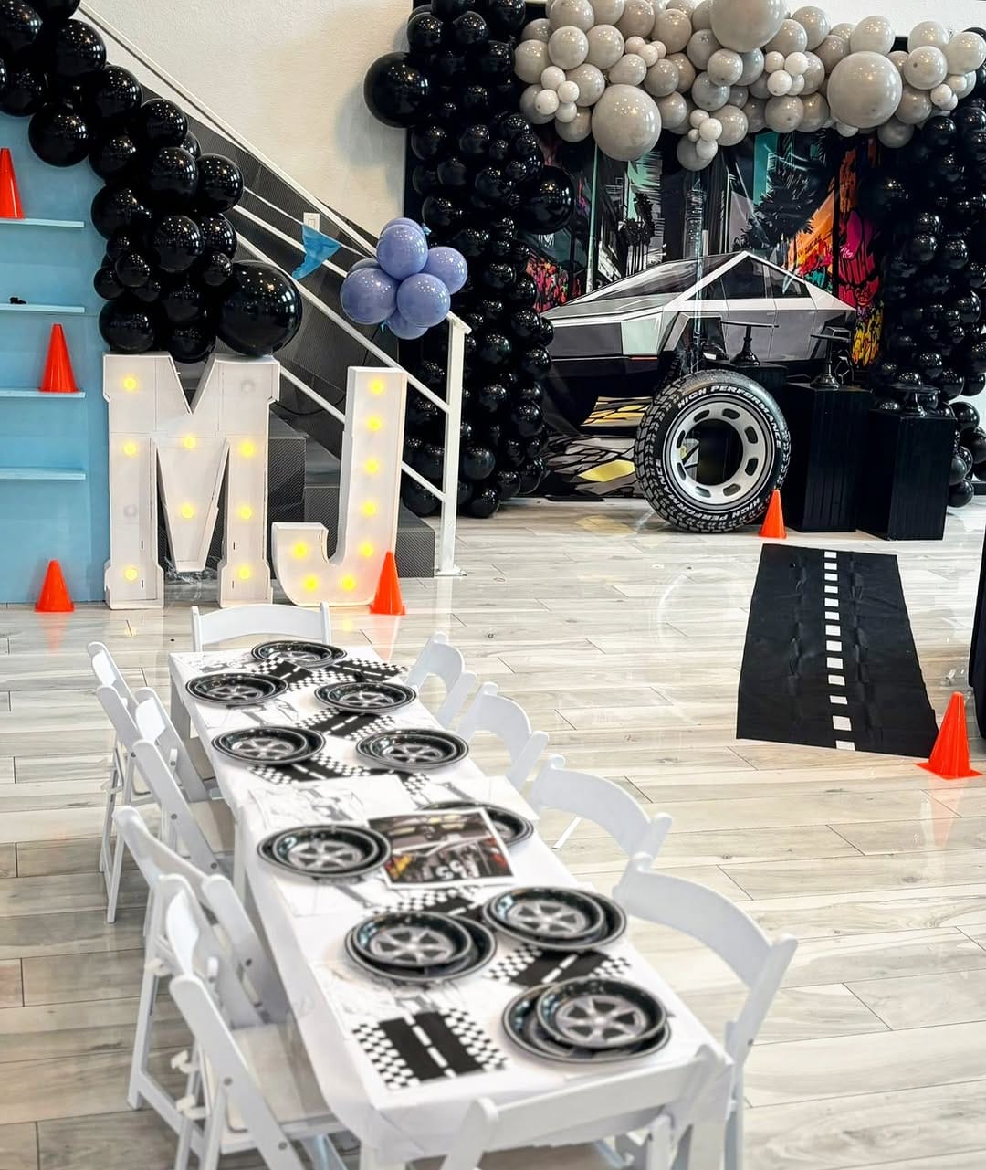 Post 6 by HOUSTON PARTY DECORATIONS on Instagram (carousel)