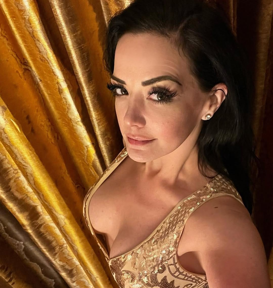 Post 7 by Tianna Hall on Instagram (image)