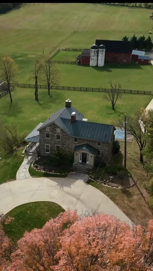 Post 7 by VA Wedding & Event Venue on Instagram (video)