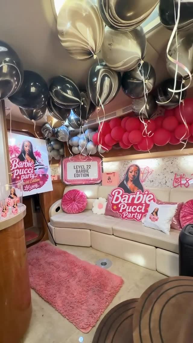 Post 5 by KISS THE NIGHT AWAY 💋 on Instagram (video)