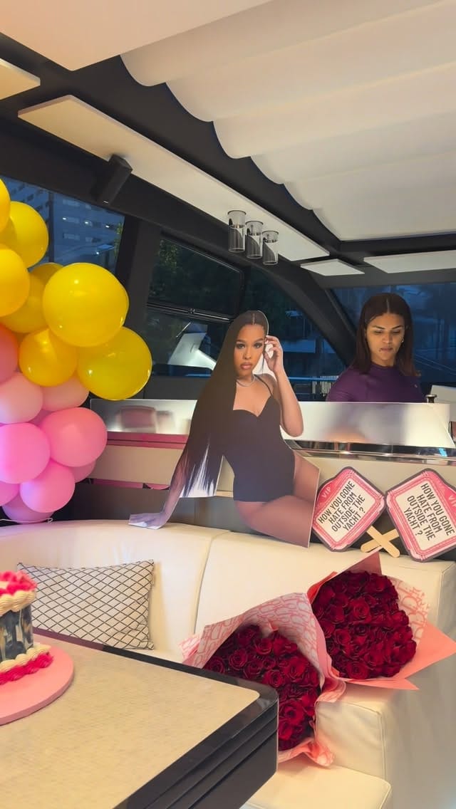 Post 2 by KISS THE NIGHT AWAY 💋 on Instagram (video)