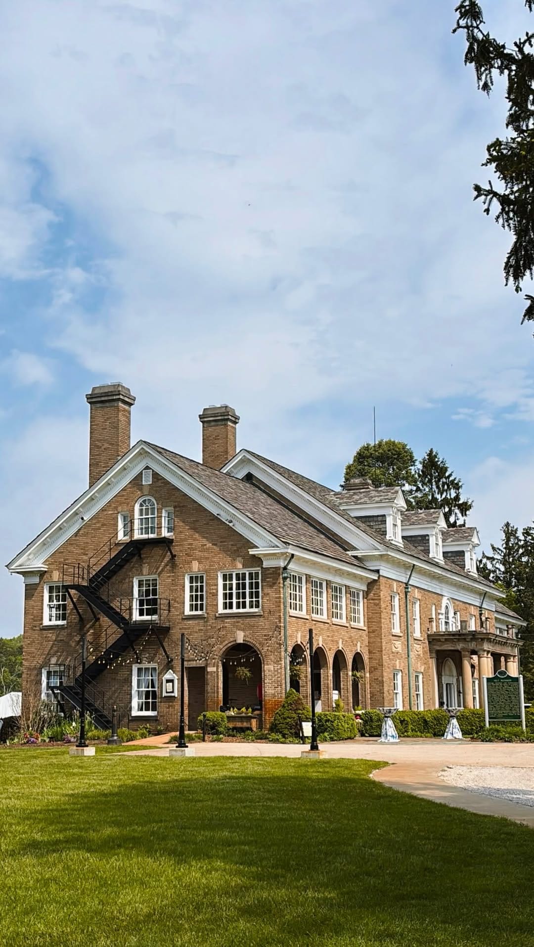 Post 6 by The Felt Estate | Michigan Wedding Venue on Instagram (video)