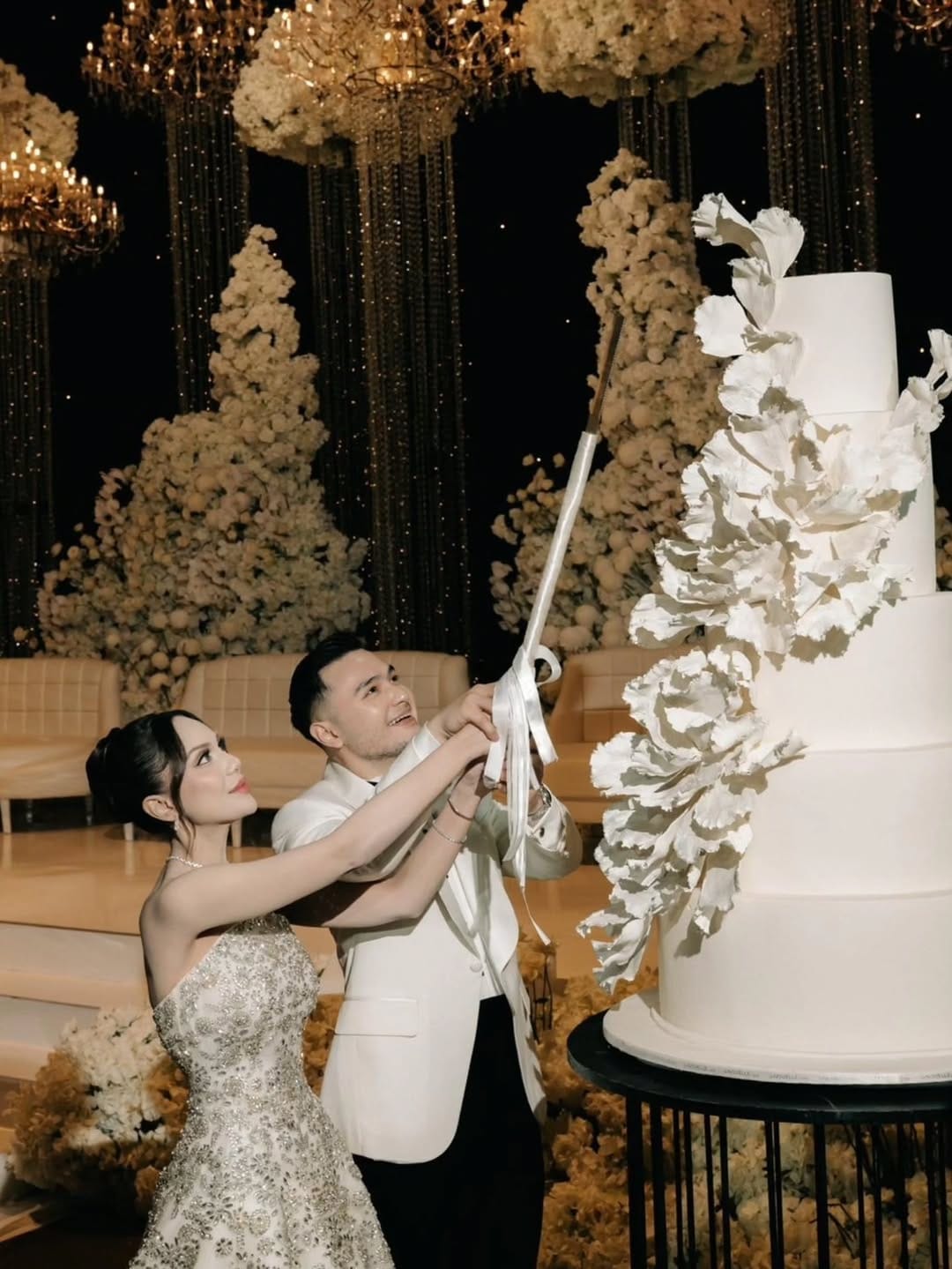 Post 9 by Mulia Jakarta Weddings on Instagram (carousel)