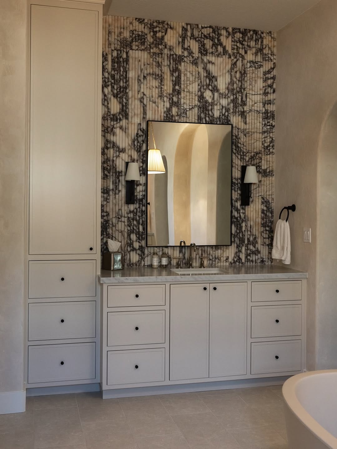 Post 7 by Kelsey Ormonde • Sanctuaire Interiors on Instagram (carousel)