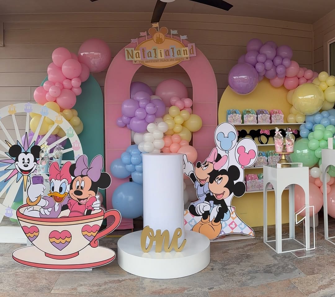 Post 6 by Papeleria Creativa • Gifts • Balloons lover on Instagram (carousel)