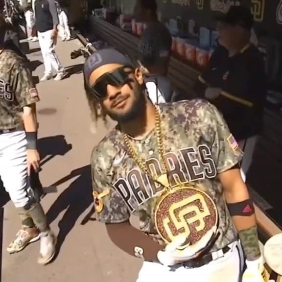 Post 4 by Fernando Tatis Jr. FP on Instagram (video)