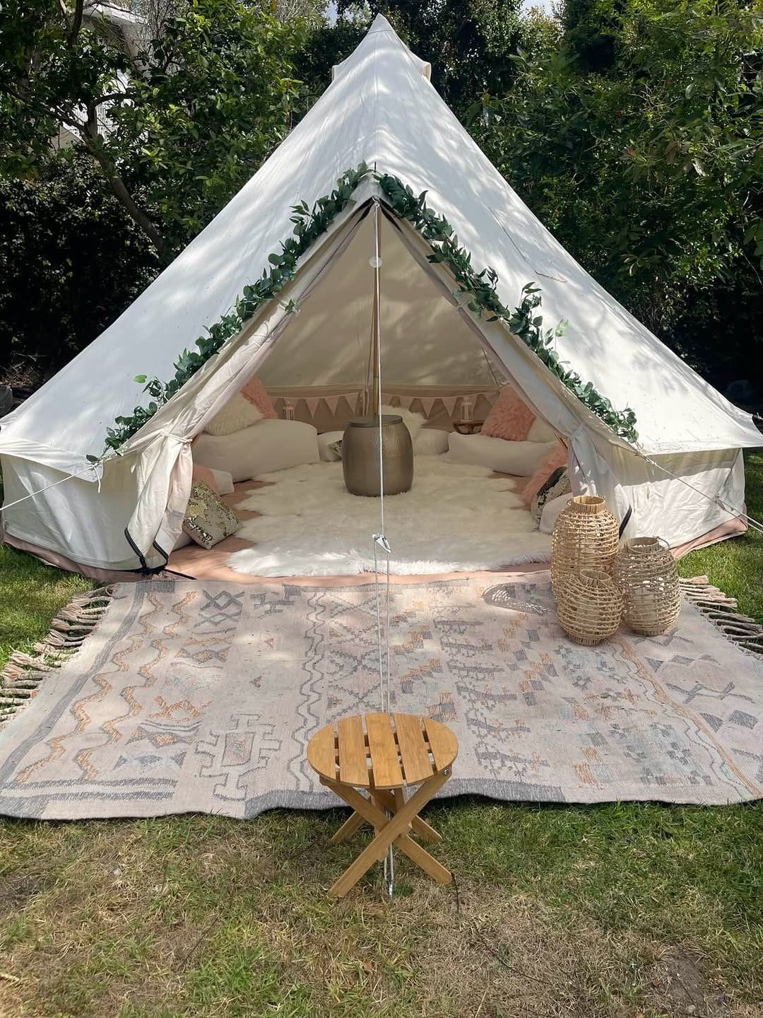 Post 2 by Sleepovers | Glamping | Dining | Movie Nights | Picnics on Instagram (carousel)