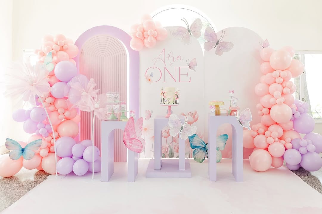 Post 10 by Fun World Party on Instagram (carousel)