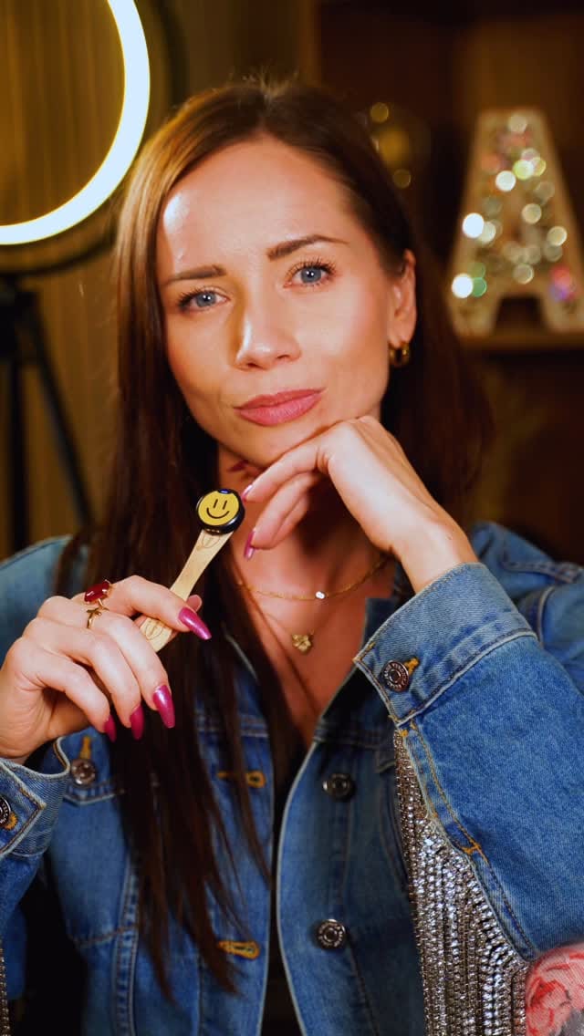 Post 3 by Angela Andronache on Instagram (video)