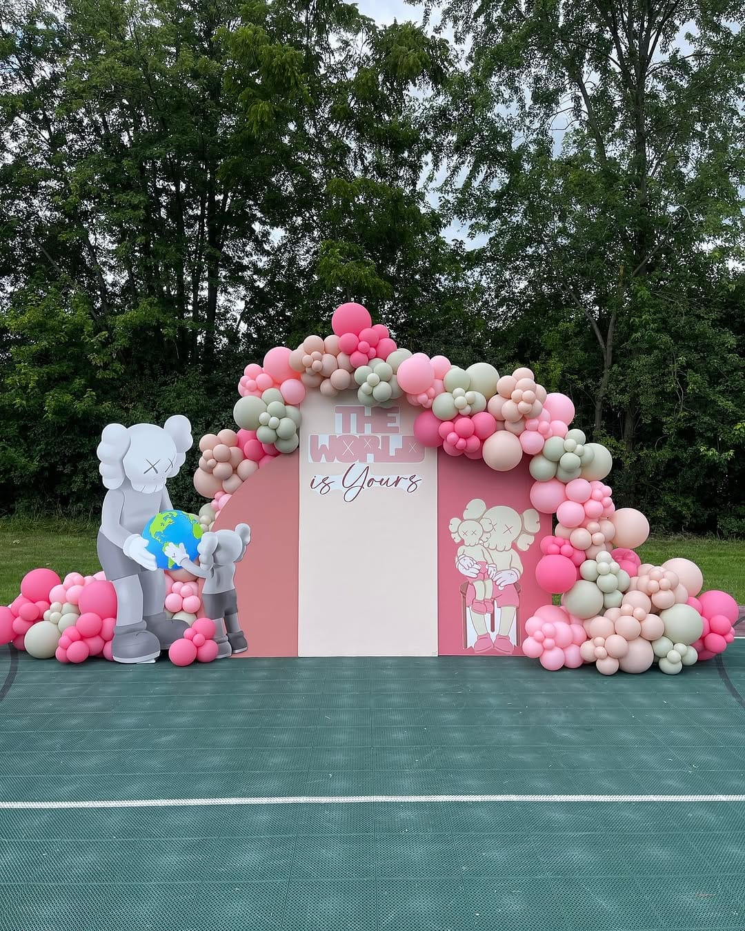 Post 9 by Vanessa | Chicago Balloons on Instagram (carousel)