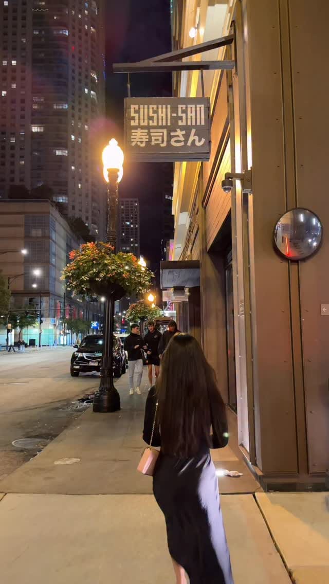 Post 10 by Chicago Videographer / Photographer on Instagram (video)