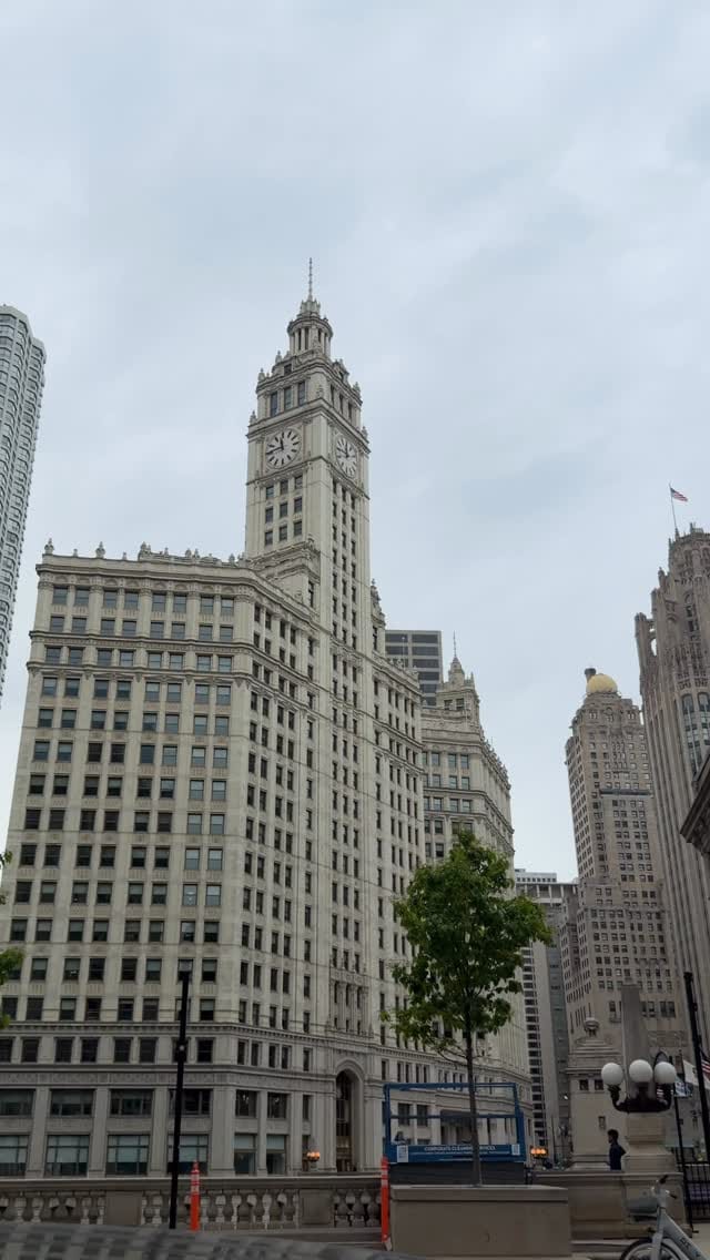 Post 4 by Chicago Videographer / Photographer on Instagram (video)