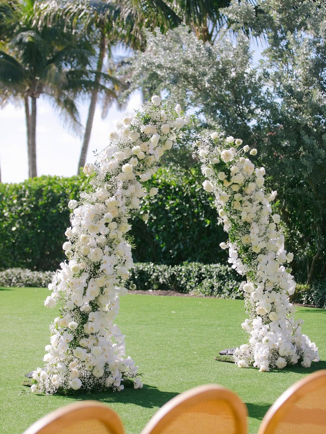 Post 6 by Fabulously Chic Weddings Courtney Gabelbauer on Instagram (carousel)