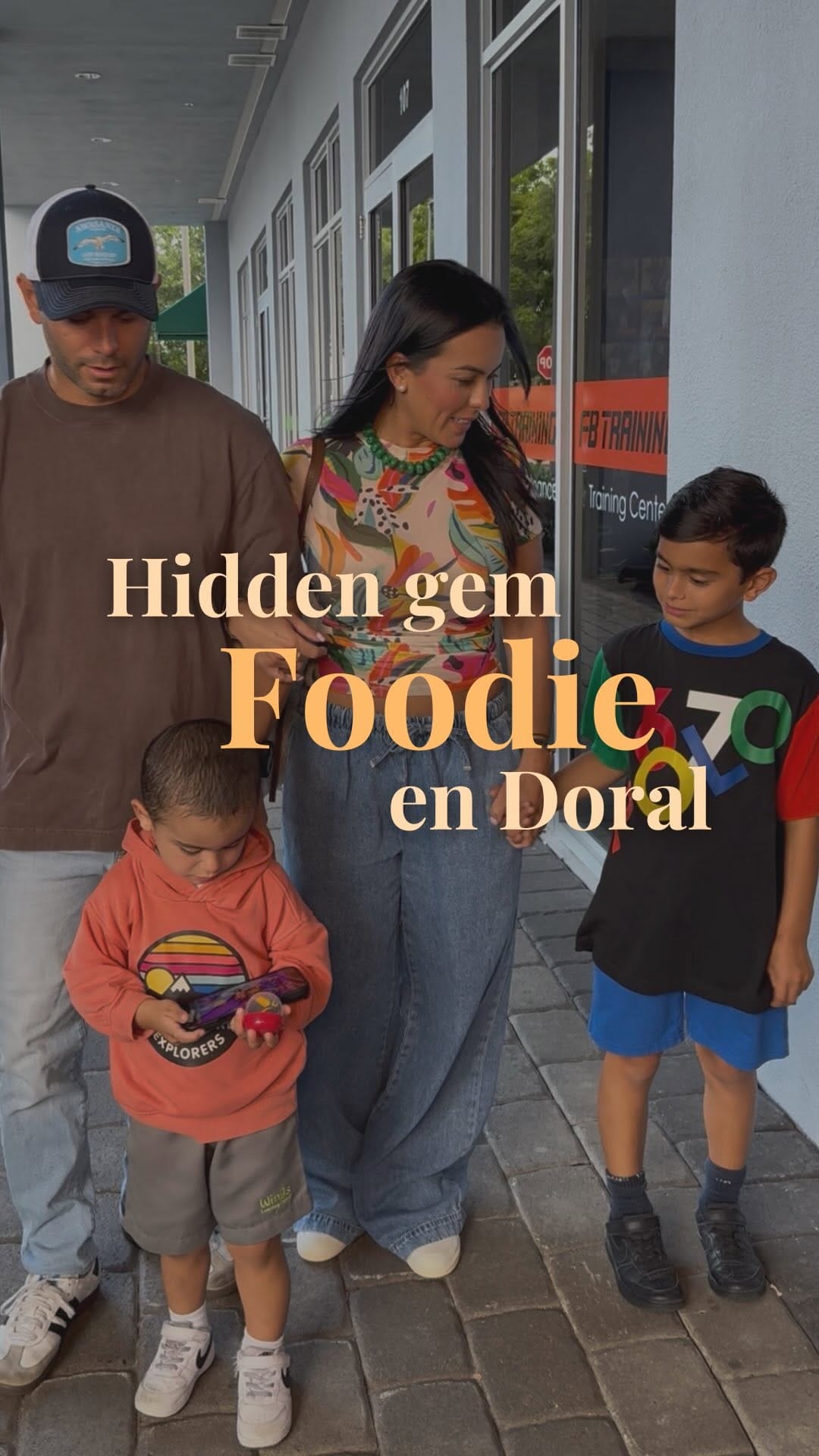 Post 7 by ORIANA REGLA on Instagram (video)