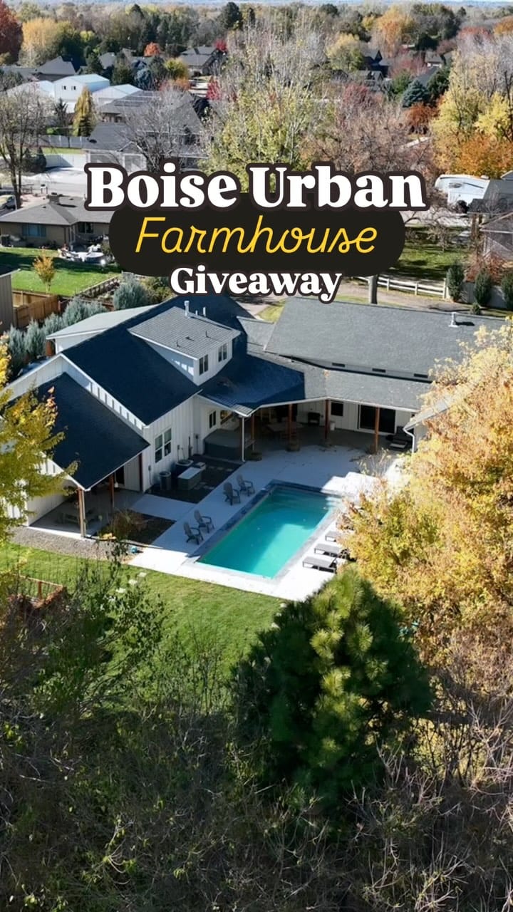 Post 8 by PNW Eats & Sleeps on Instagram (video)