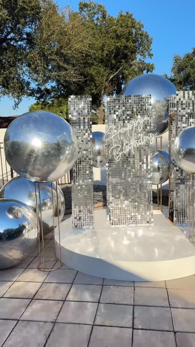 Post 3 by CHOCOBALLOONS Events Designers on Instagram (video)
