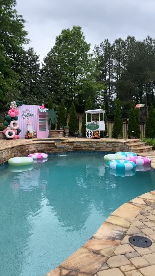 Post 7 by Yakira Payano | Event planner & decor on Instagram (video)