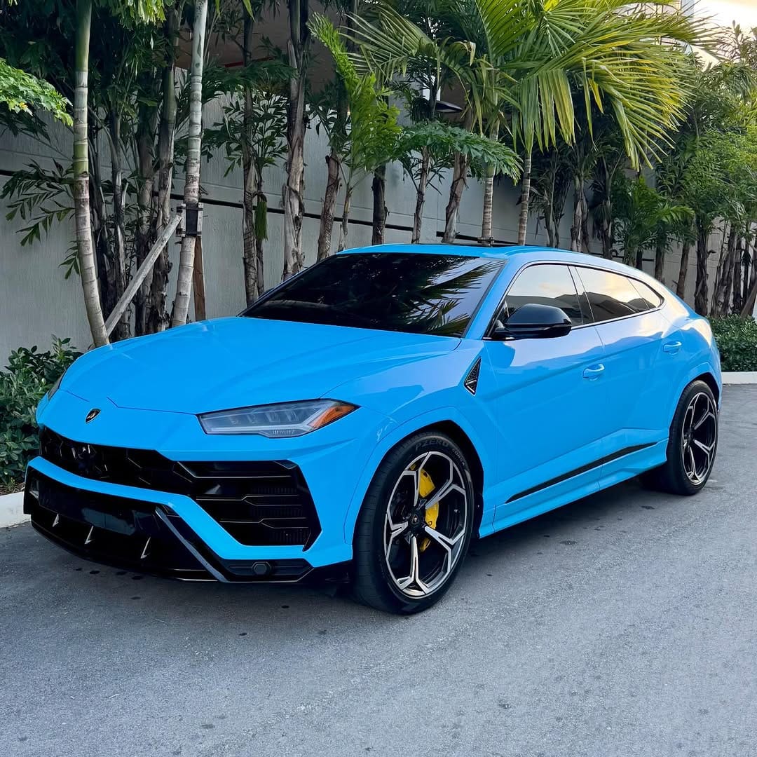 Post 8 by Miami Good Life on Instagram (carousel)