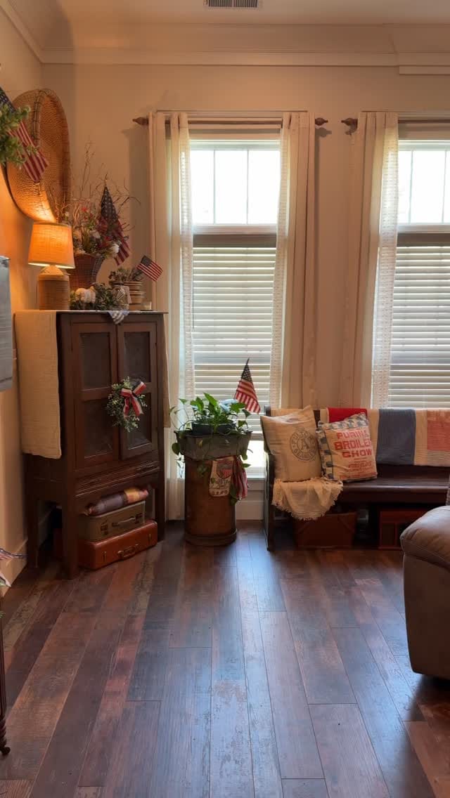 Post 6 by Brooke • Country Farmhouse Style • Vintage Decorating Ideas on Instagram (video)