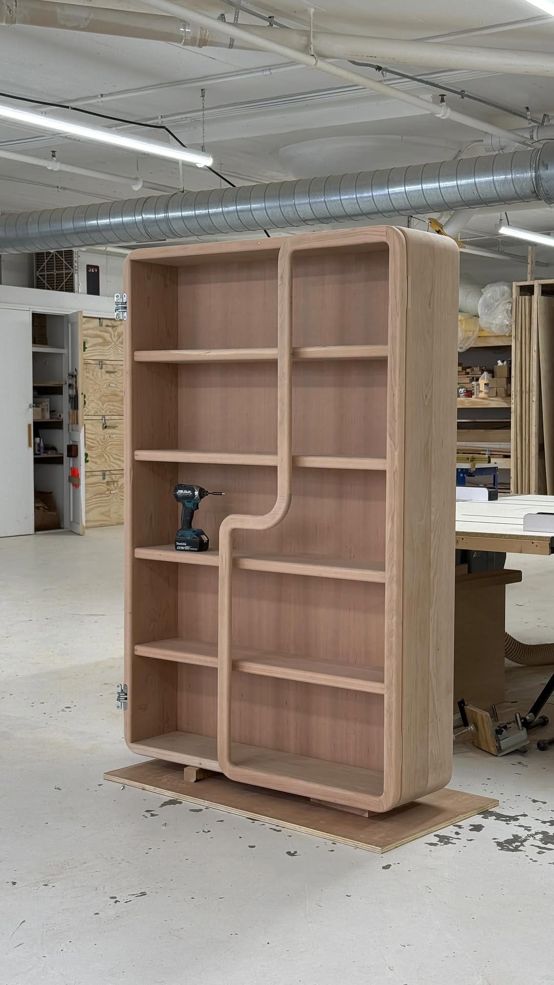 Post 3 by Noam Atelier on Instagram (video)