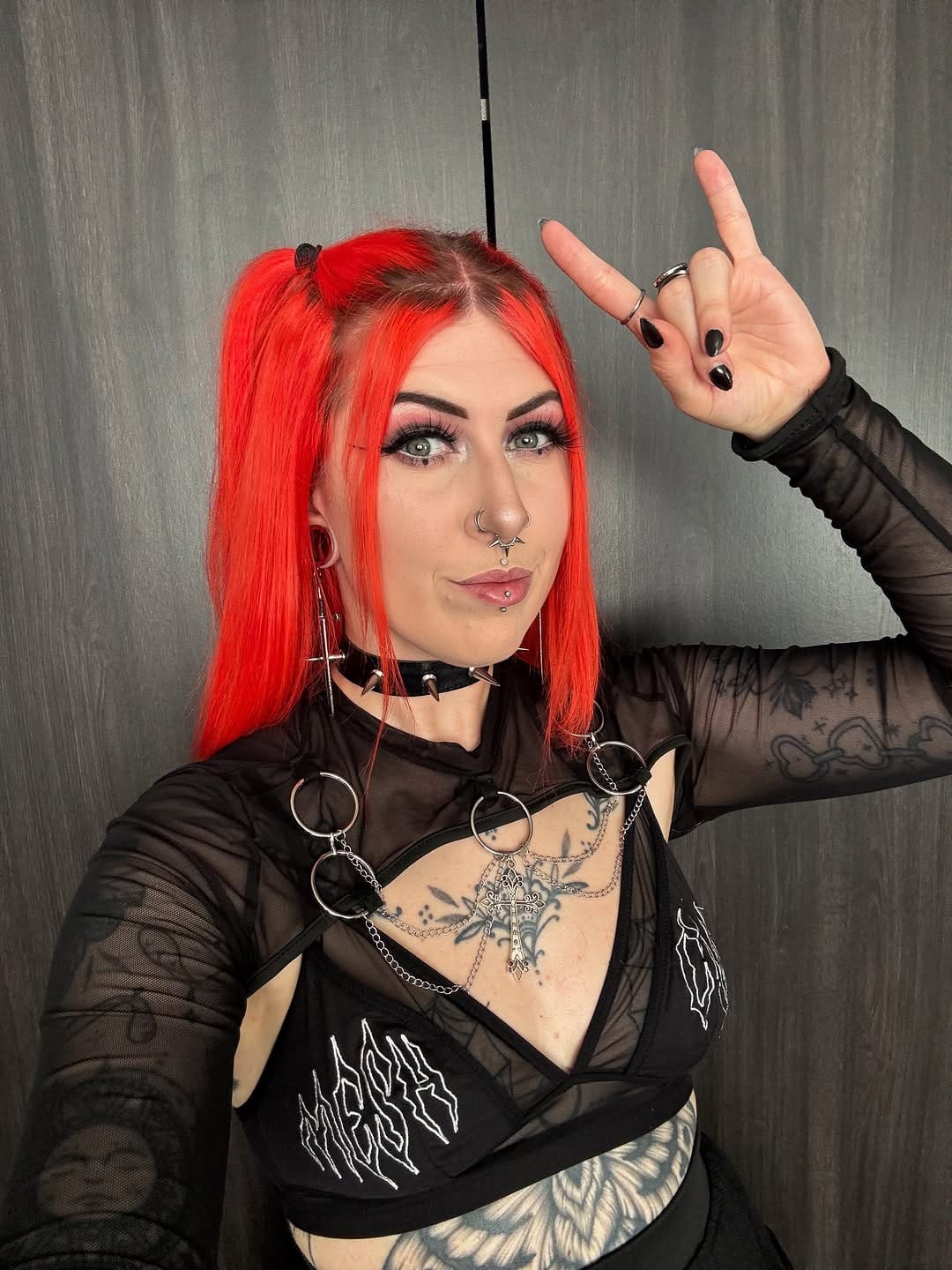 Post 4 by Saskia 🦇 on Instagram (carousel)