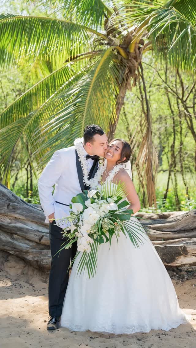 Post 10 by Maui Weddings & Elopements on Instagram (video)