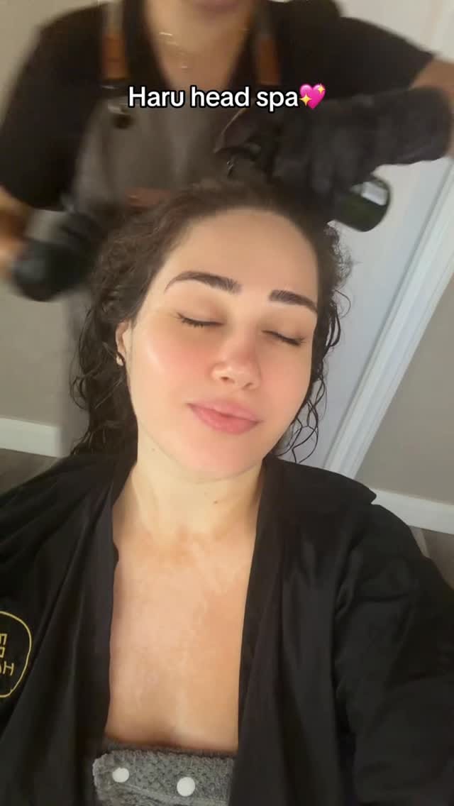 Post 1 by Daniella Tomika on Instagram (video)