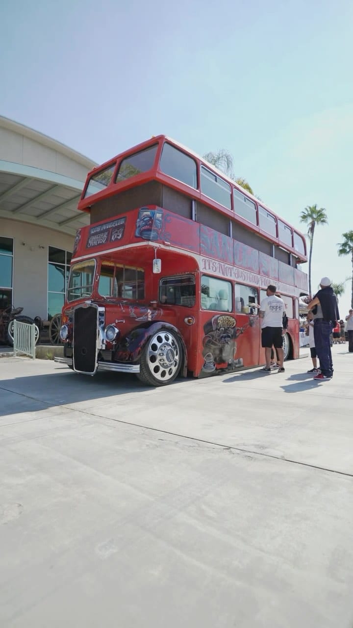 Post 6 by SUPERIOR CATERING TRUCKS ™️ on Instagram (video)