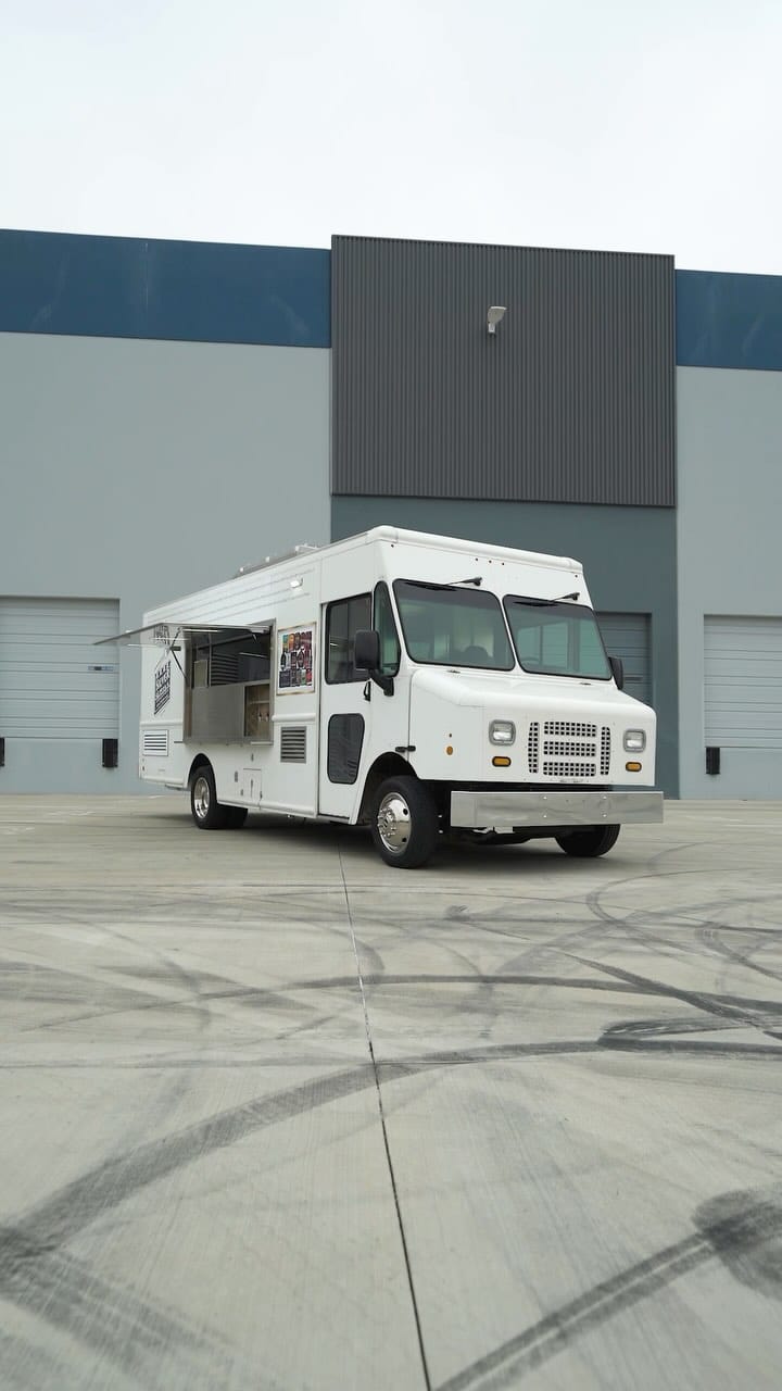 Post 4 by SUPERIOR CATERING TRUCKS ™️ on Instagram (video)