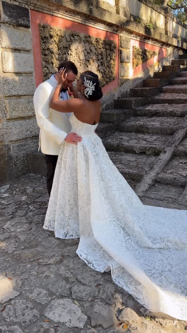 Post 6 by 𝐉𝐞𝐬𝐬𝐢𝐜𝐚 𝐂𝐚𝐦𝐩𝐛𝐞𝐥𝐥 𝐋𝐮𝐱𝐮𝐫𝐲 𝐄𝐯𝐞𝐧𝐭𝐬 on Instagram (video)